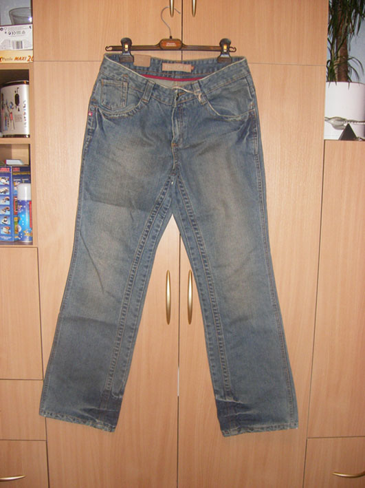 Джинсы ТО  суперские 1000р. Новая папка