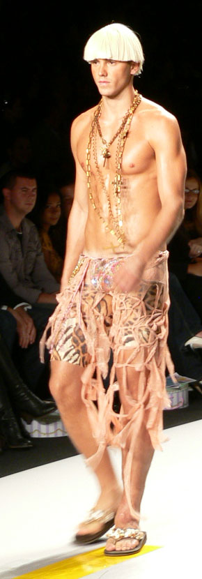 Модели дизайнера Heatherette