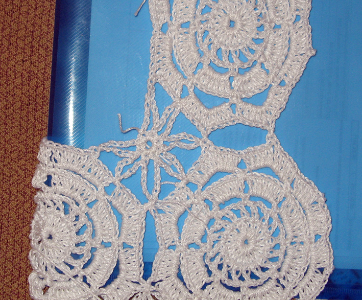 Пройма. Жакет из мотивов белый по мотивам Карлоса Миеле