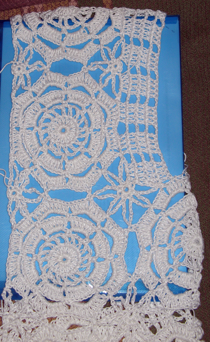 Рукав. Жакет из мотивов белый по мотивам Карлоса Миеле