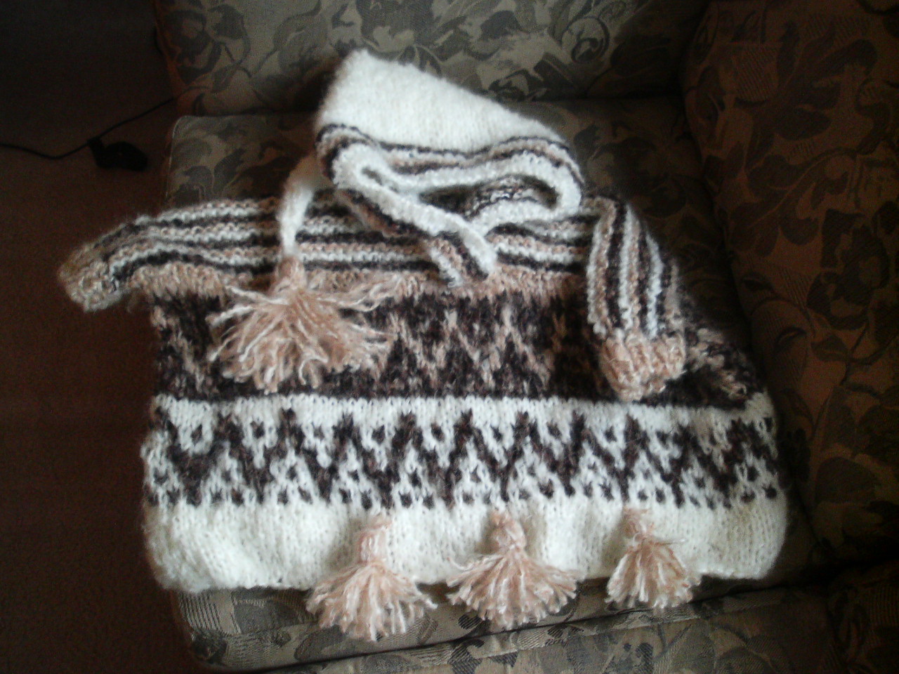 И для комплекта  пончо  для внука. 