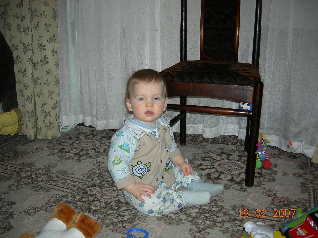 Нам уже 1 год и два месяца,но здесь мы еще годовасики