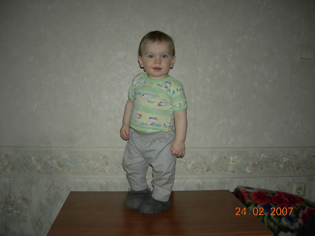 Вот какие у нас лапки.... Нам уже 1 год и два месяца,но здесь мы еще годовасики