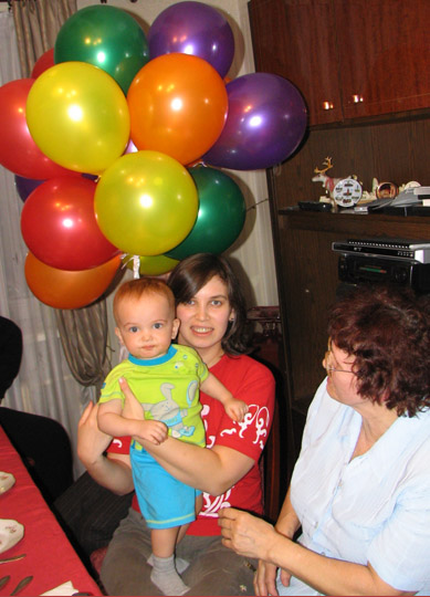 именинник с мамой. Мишке исполнился год!!!