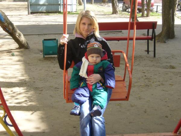 гуляем. 8 месяцев