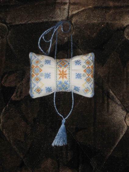 моя игольничка :). Моя вышивка