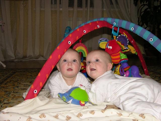 уже почти 6 мес. Мои дочки