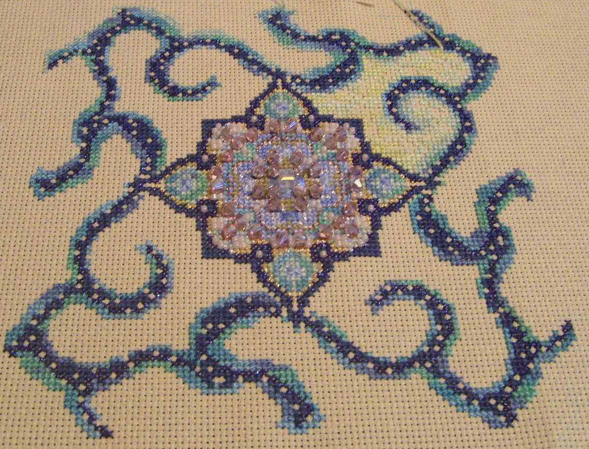 Розовые кристаллы. Шатлен, загадочная мандала, №10