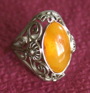 янтарный перстень. украшения