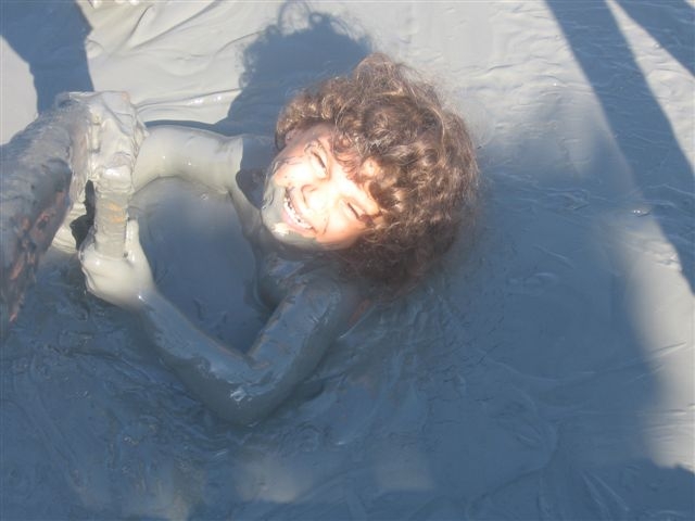 в грязевом вулкане Тильзар . Отпуск2007