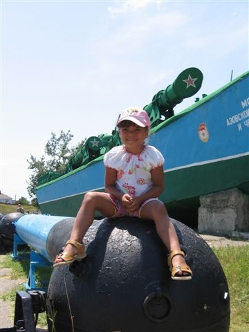 музей под открытым небом 'Военная горка' в Темрюке. Отпуск2007