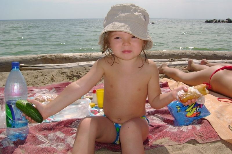 Подпасок с огурцом. Мои девчонки июнь-июль 2007г