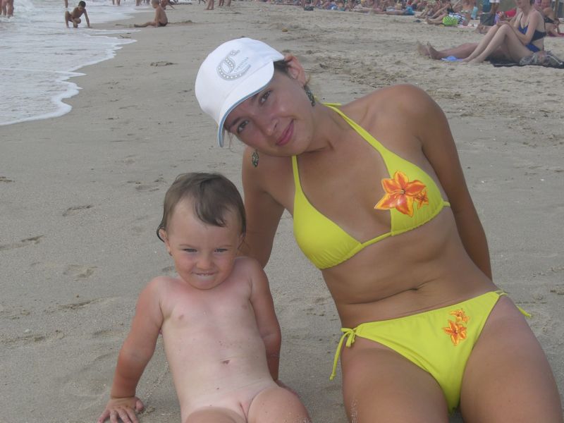 с мамулей. Отдых на Азове 2007