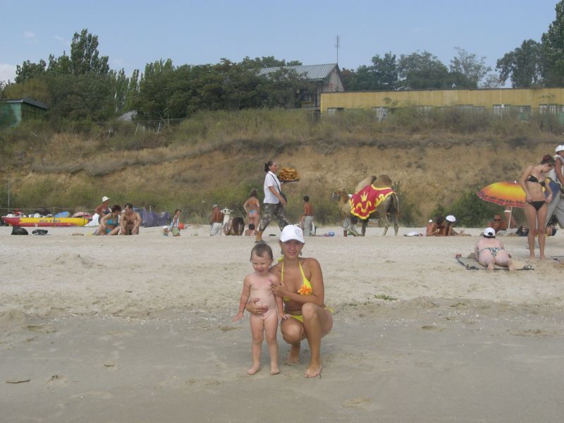 верблюды тоже загорают. Отдых на Азове 2007