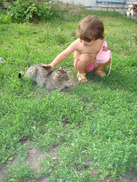 У бабушки с дедушкой. Саломка в деревне и бабушкин юбилей
