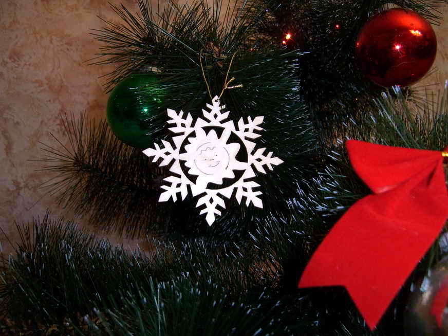 Снежиночка. Иногда мне дарят подарки:)....