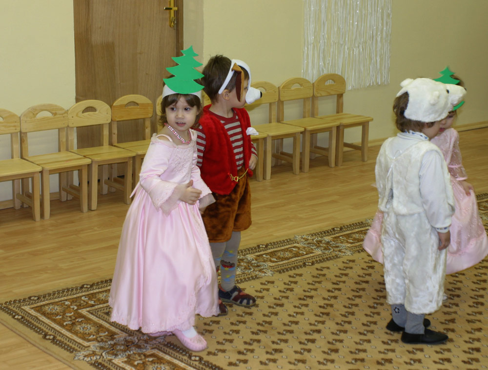 Новогодний утренник у Ани