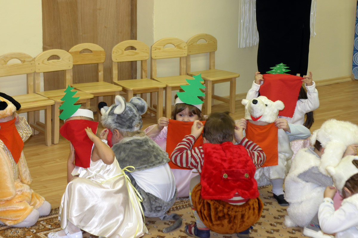 Новогодний утренник у Ани