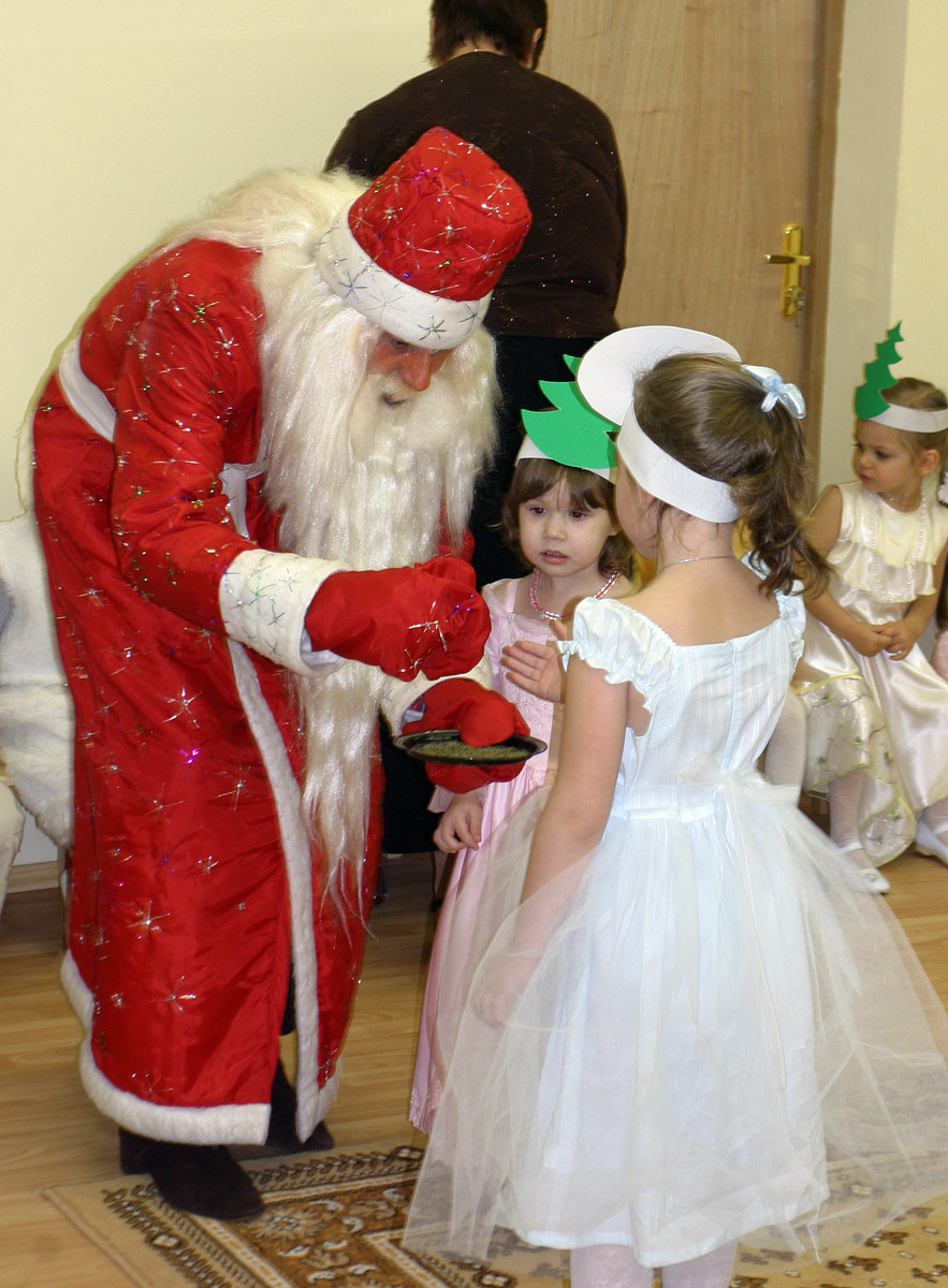 Новогодний утренник у Ани