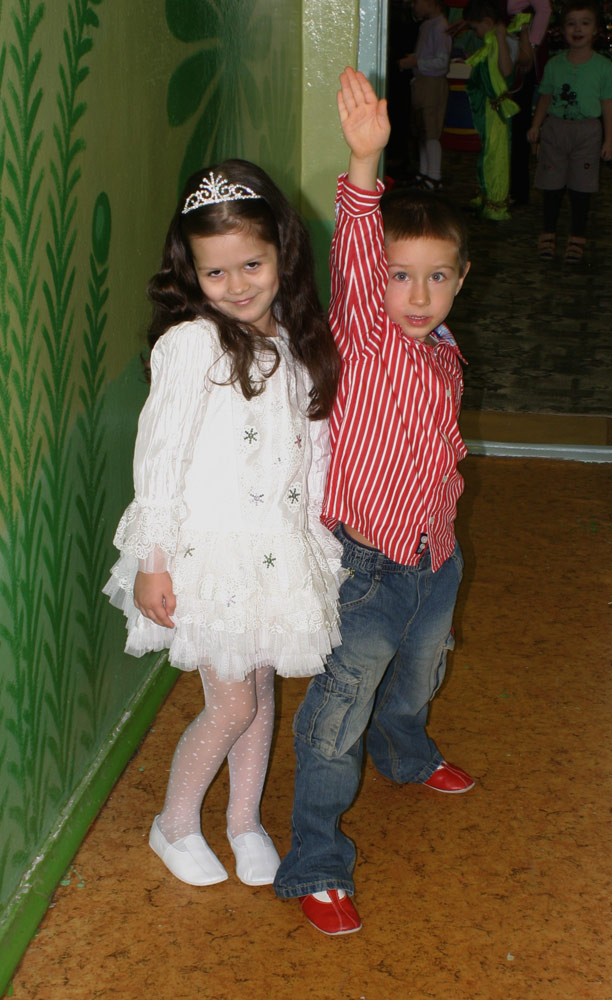 Разминка перед елкой!. Новогодний утренник у Нади