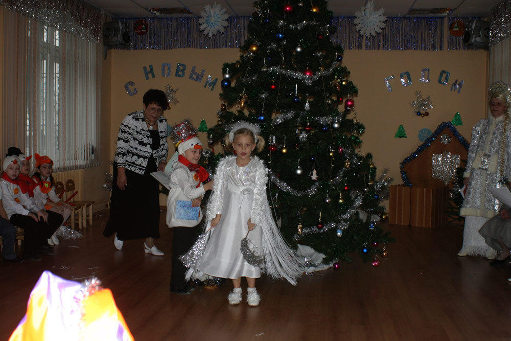 Налетела вьюга .... Новогодний утренник у Нади