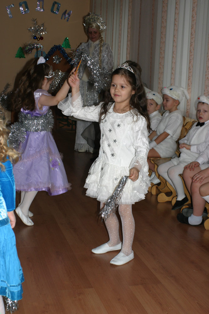 Новогодний утренник у Нади
