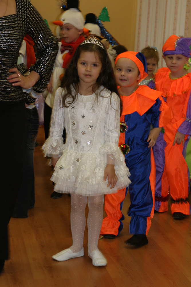 Кому как, а мне снежная королева -)). Новогодний утренник у Нади