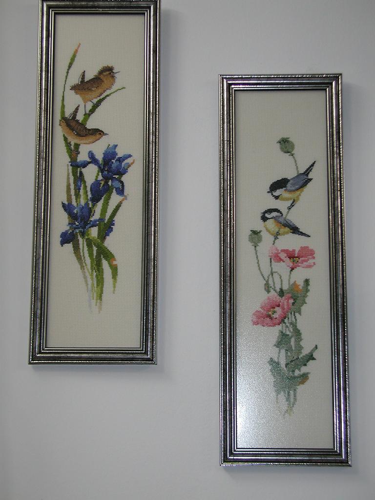 мои вышивки специально между кухней и столовой. наш дом