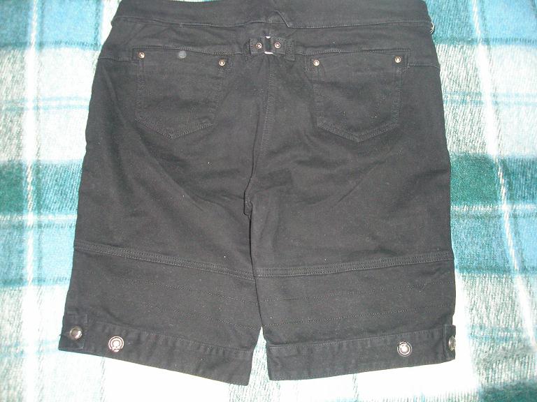 Шорты с подтяжками, 690р. От LU и Пионерважатой,вид сзади. 