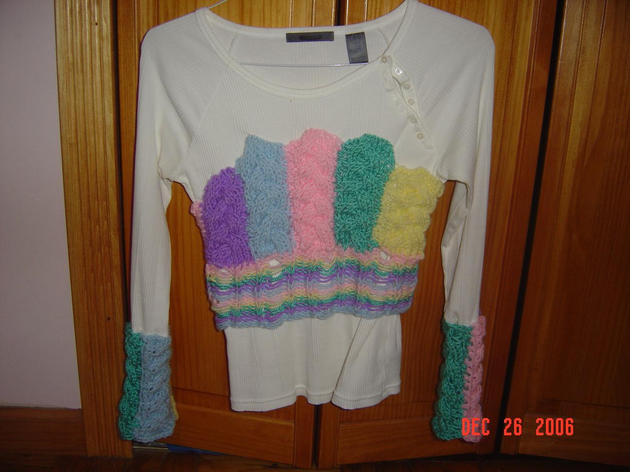 себе кофточку забацала. Вязание