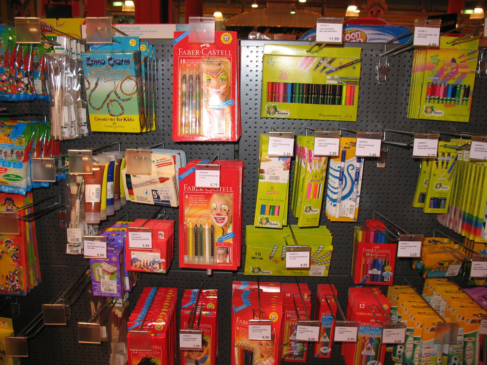 В магазине. Канцелярия
