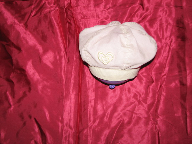 берет р-р.48-50,цена 70р. детские вещи