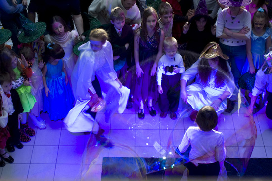 надевают пузырь. Новый год 2009