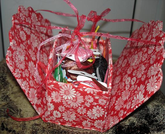 Коробочка для мелочей. Не вышивка )