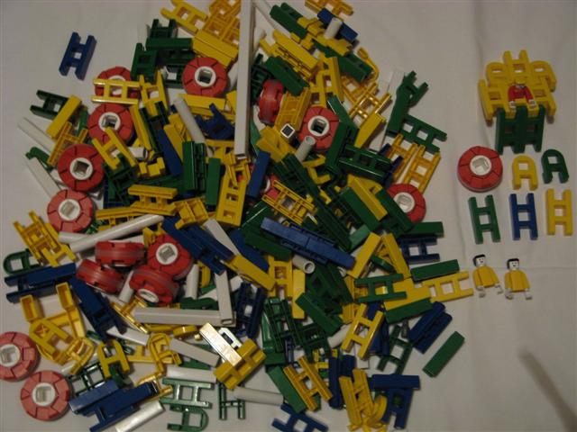 Россыпь деталей. Конструкторы LASY