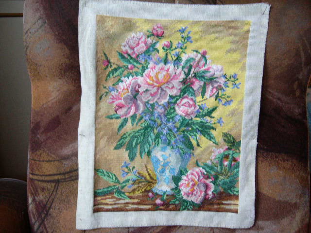 процесс вышивания пионов