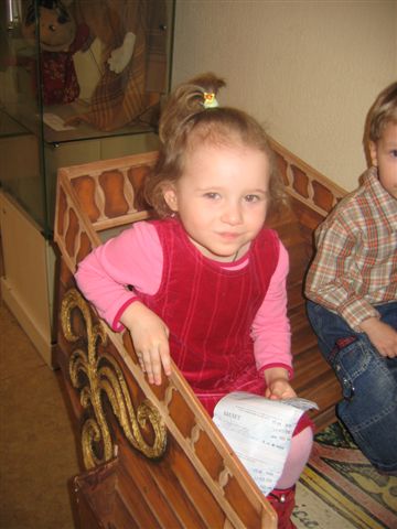 в кукольном театре. Зима