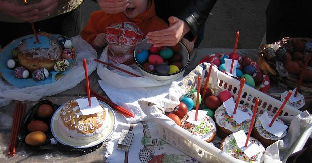 У всех было все такое красивое, с любовью сделанное. Пасха 2008