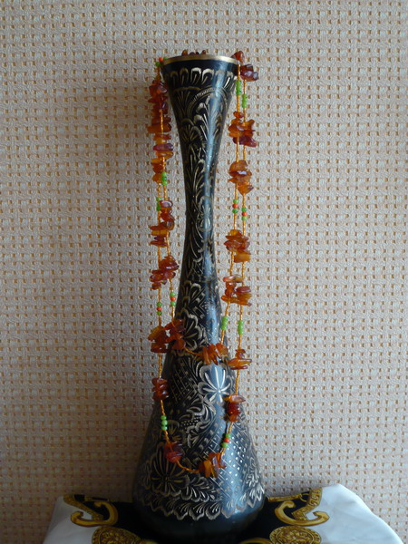 Янтарь, бисер. Hand-made