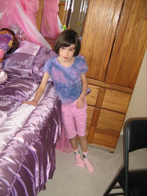 Сонюшка в своей комнате. Сонечка