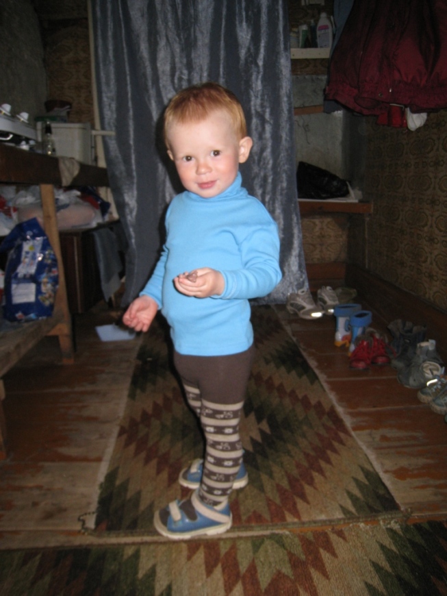 Арсений на даче. 