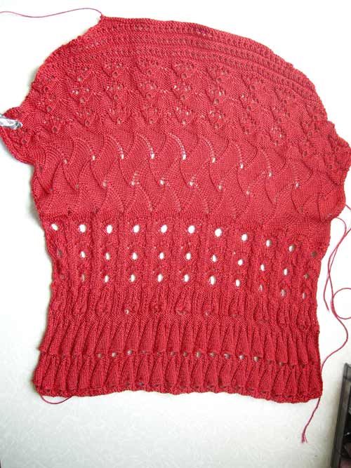 Рукав. красное пальто спицы