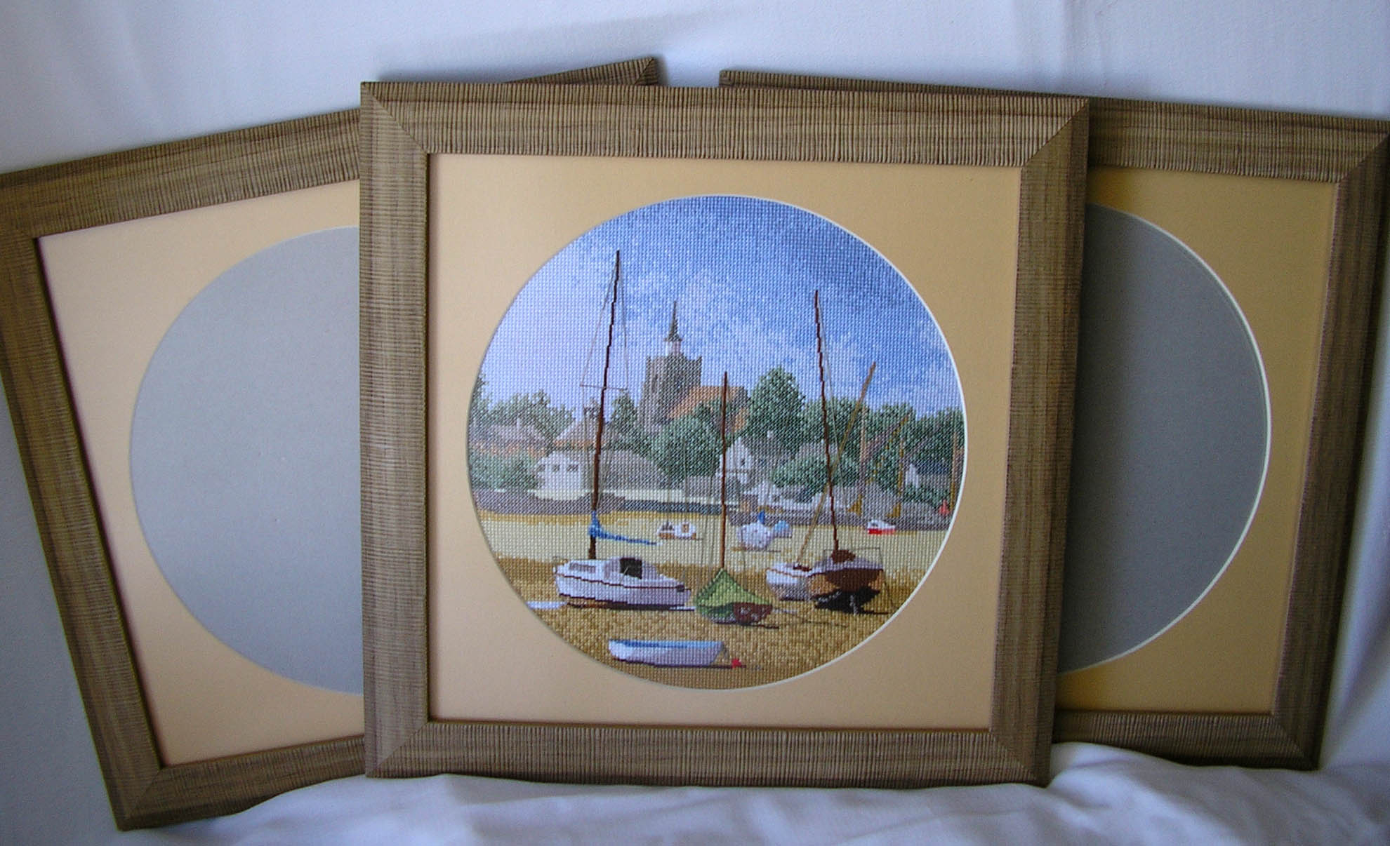 2. 'Лодки и песок'