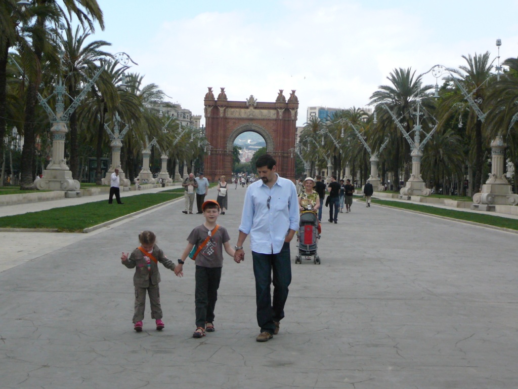 Триумфальная арка. Отсюда началось наше знакомство с Барселоной. Барселона