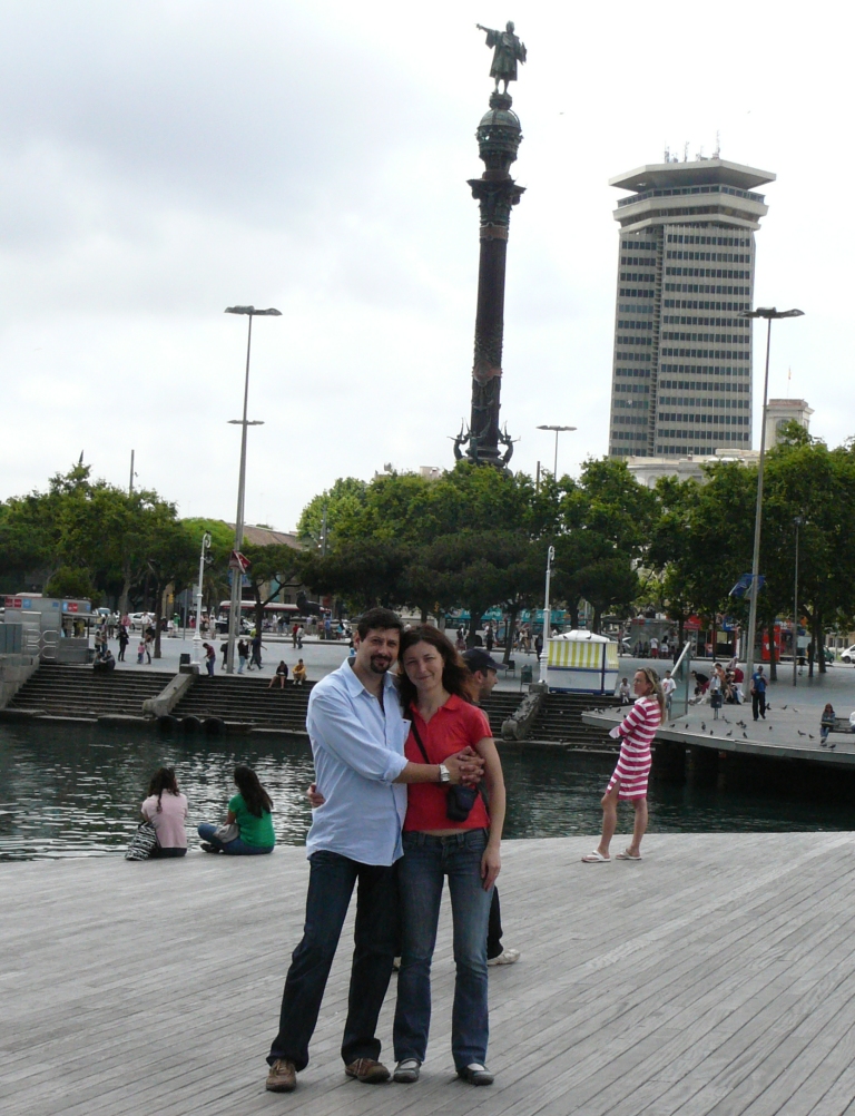 Колумб указывает в сторону Нового Света. Барселона