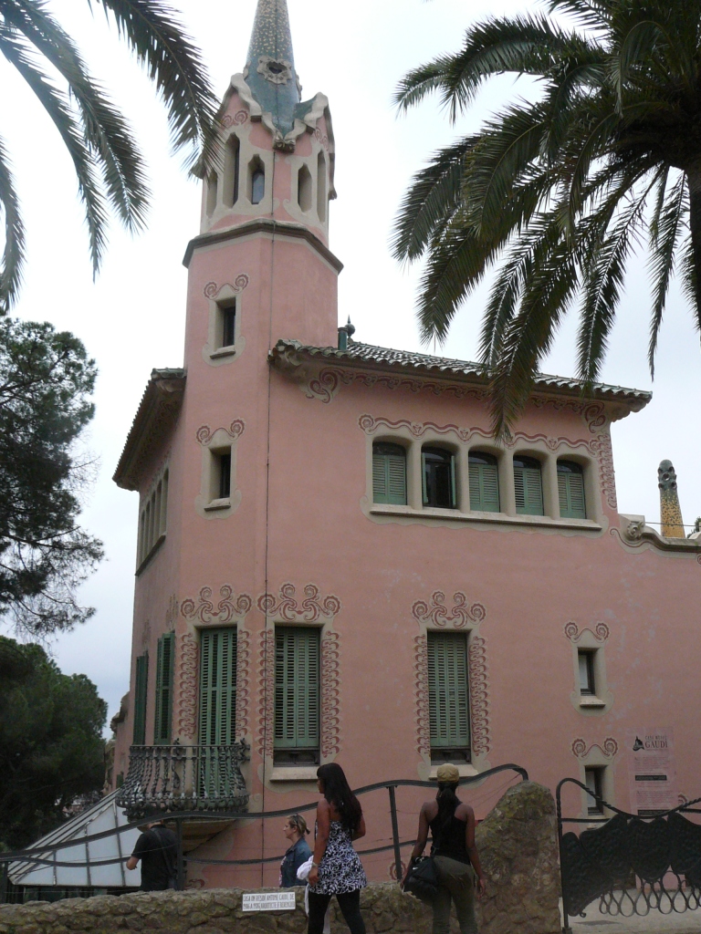 Дом в парке Гуэль, где Гауди жил с семьей, пока не перебрался в Храм Саграда Фамилия. Гауди