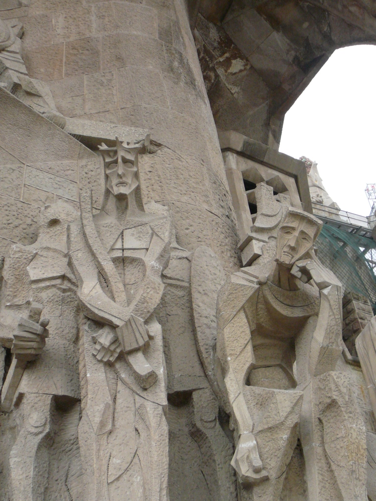 Скульптурная группа на Фасаде Страстей Господних. Гауди