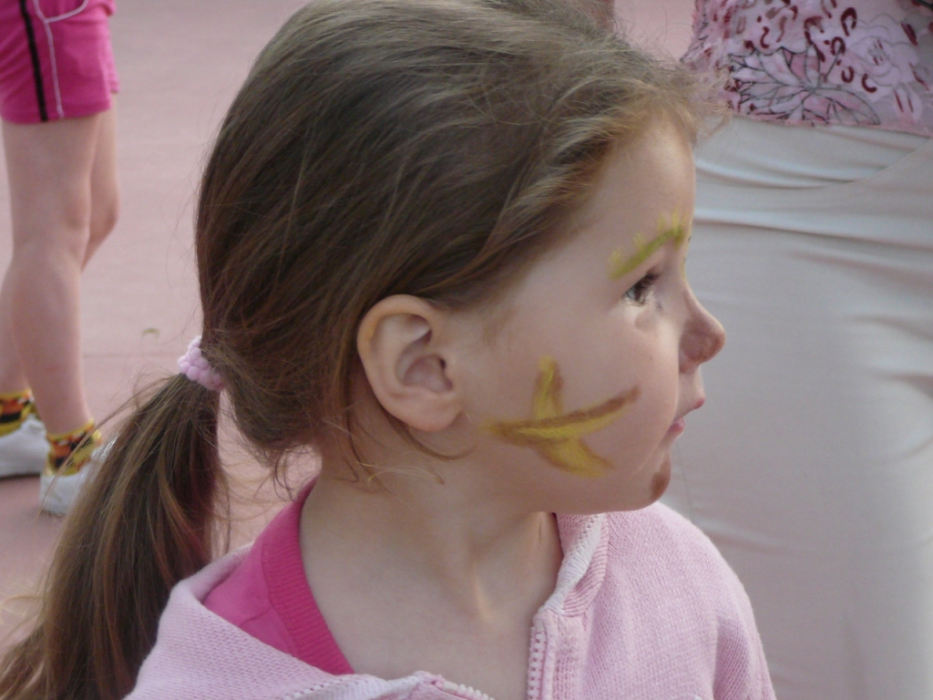 Вместо черепа с костями нарисовали на одной щеке скрещенные бананы.... Отель