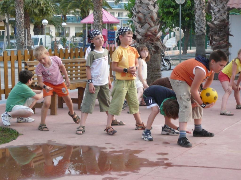 Мини-клуб. Командные соревнования. Команда 'Менты'. Отель