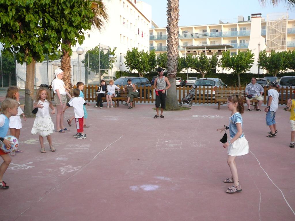 Вышибалы. Чисто пиратская игра. Отель